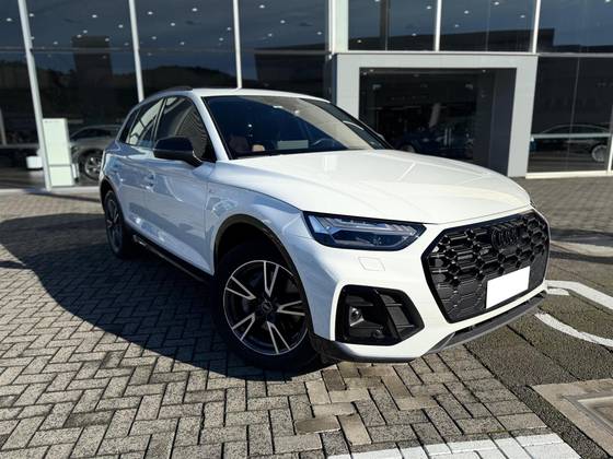 AUDI Q5 2.0 55 TFSIE PHEV PERFORMANCE BLACK QUATTRO S TRONIC AUDI Q5 2.0 55 TFSIE PHEV PERFORMANCE BLACK QUATTRO S TRONIC